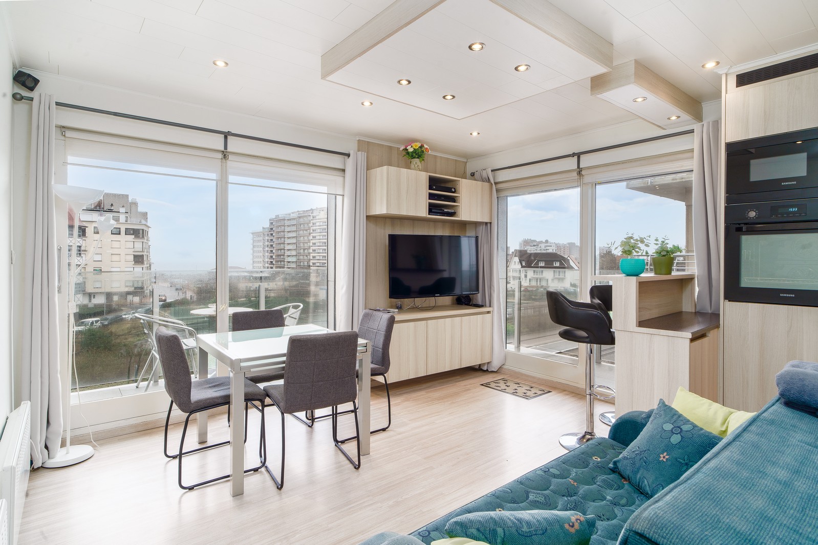 Appartement moderne et confortable avec terrasse et vue sur la mer